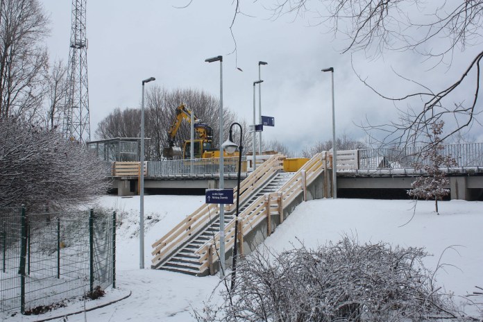 Quelle: http://www.eisenbahnseite.de/index.php/bahn-themen/einst-jetzt/62-zwischen-chemnitz-und-burgstaedt-teil-vi-wittgensdorf-oberer-bahnhof